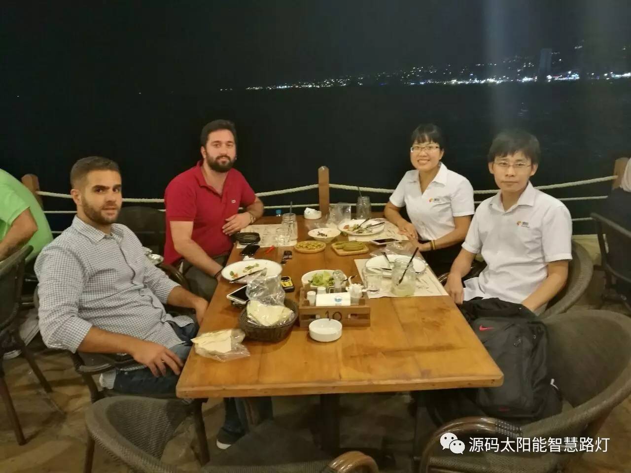 太陽能路燈，太陽能平板燈，光伏產(chǎn)業(yè)，綠色節(jié)能，太陽能路燈廠家