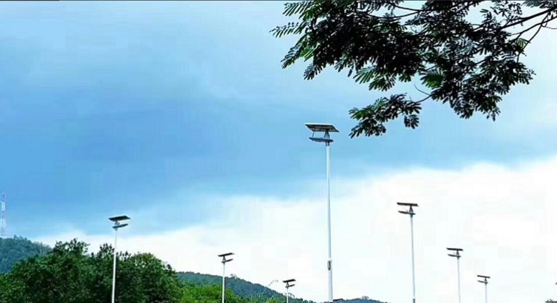 過冬后檢修太陽(yáng)能路燈的方法