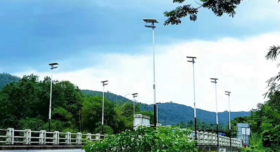 太陽能路燈選用鋰電池特點