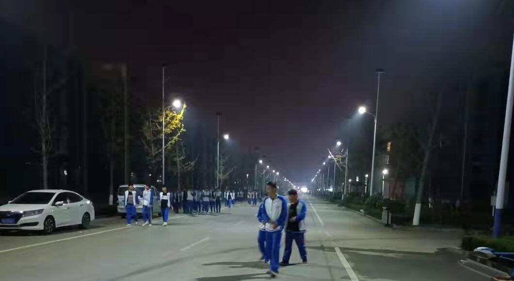 多功能太陽(yáng)能控制器特點(diǎn)